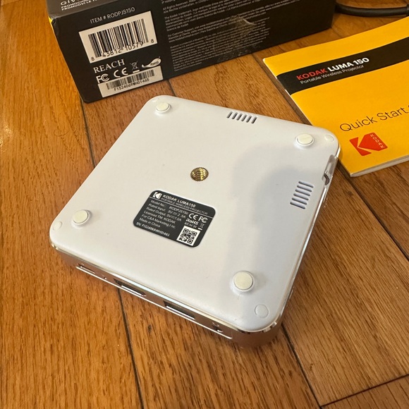 KODAK LUMA 150 Portable Wireless Projector- ONLY USED ONCE - Picture 2 of 13